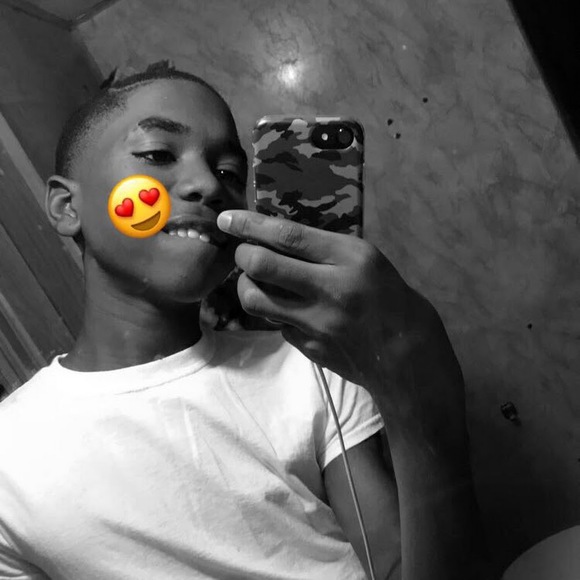 Profile Picture of Cleveland James (@clevelandjames) on Poshmark