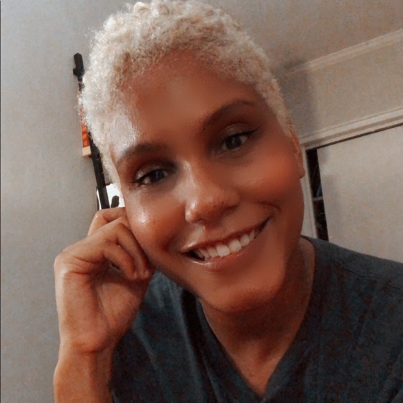 Sheri Cheatwood - Poshmark Profile Picture of Sheri Cheatwood (@sheri_denise) on Poshmark