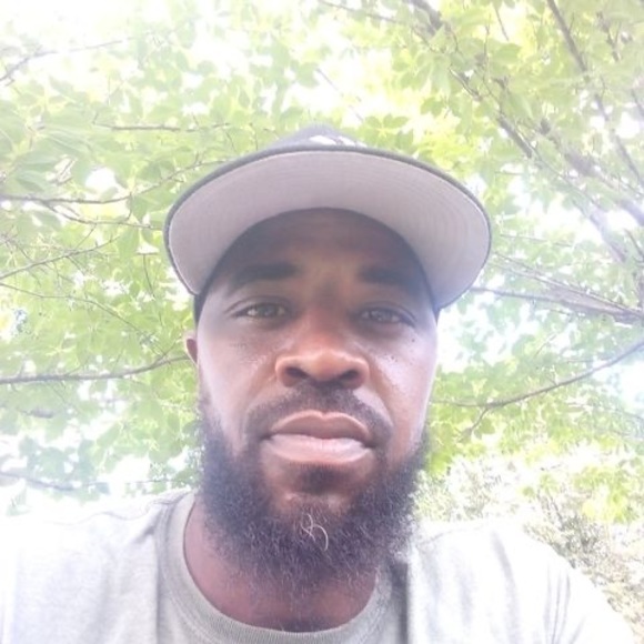Profile Picture of Ronald Barnes (@ronaldbarnes827) on Poshmark