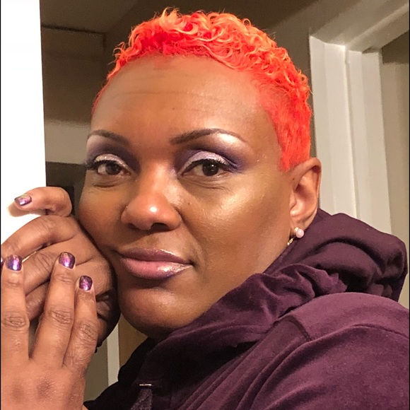 Profile Picture of Sarah Boynes (@boynessarah) on Poshmark