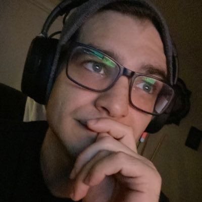 Profile Picture of Geoffrey Boyle (@UnversedVizard) on Twitter