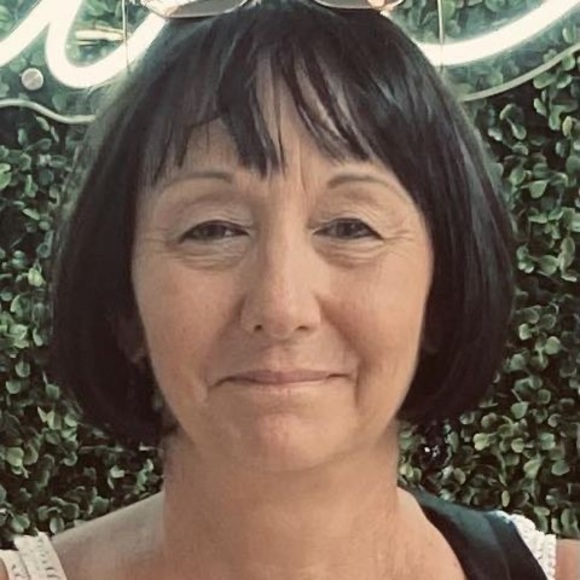 Profile Picture of Kelly Tuxhorn (@kellytuxhorn) on Poshmark