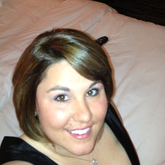 Profile Picture of Autumn Horton (@hortonautumn) on Poshmark