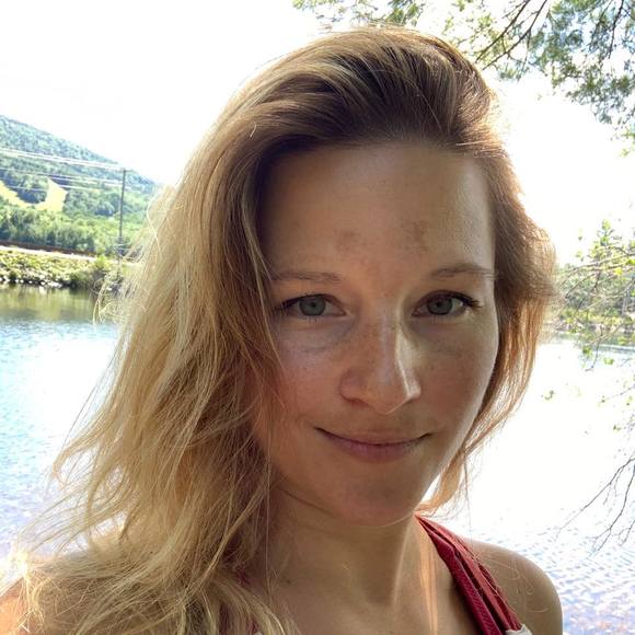 Profile Picture of Lisa Rawinski (@ittmatterss) on Poshmark