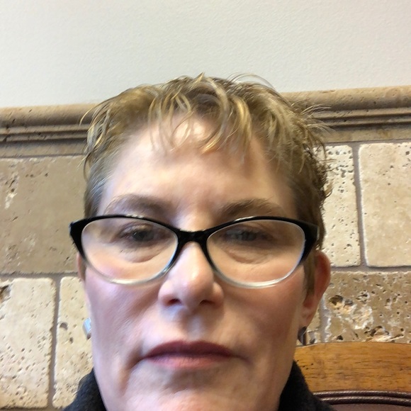 Profile Picture of Patricia Weegar (@paweegar) on Poshmark