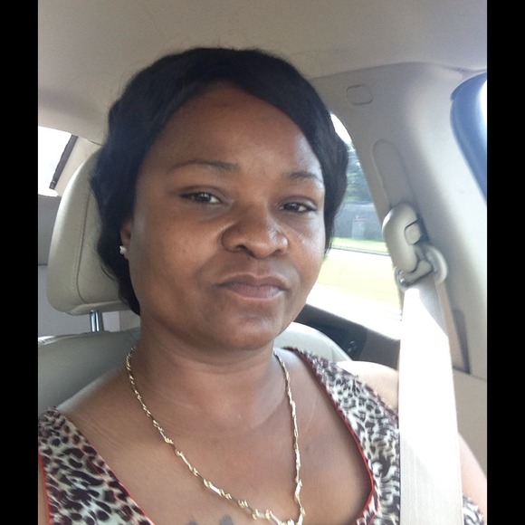 Profile Picture of Anetria Henry (@ahenry109) on Poshmark