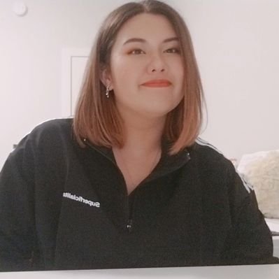 Profile Picture of L-Ara (@LaraCarroll31) on Twitter