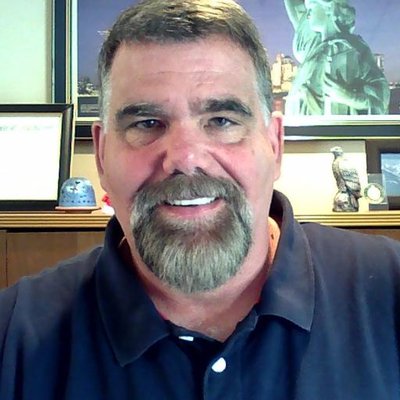Profile Picture of Dave Anderson (@DaveElmoA) on Twitter