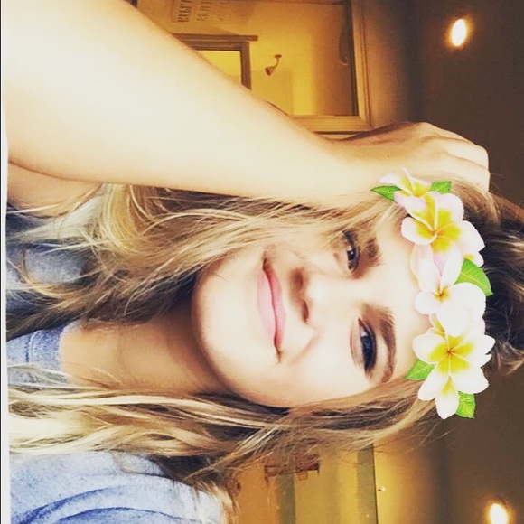 Profile Picture of Ashlee Wilcher (@ashlee07alw) on Poshmark