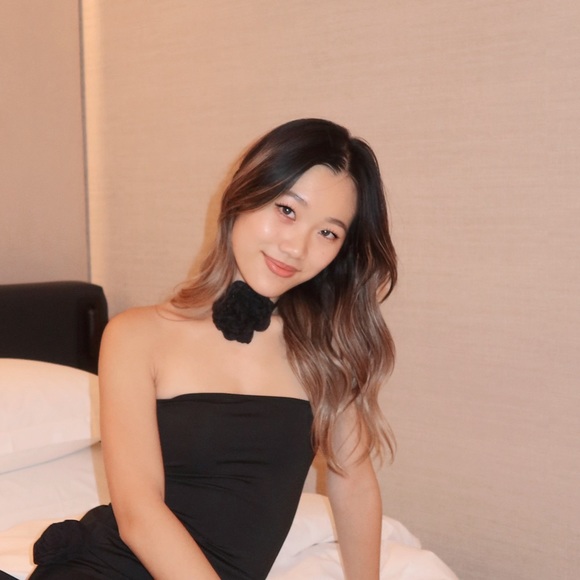 Profile Picture of Cindy Wu (@cindyxwu) on Poshmark