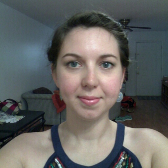 Profile Picture of Acacia Hohnstein (@acaciahohnstein) on Poshmark