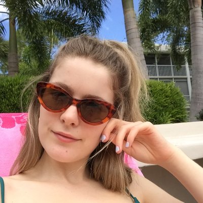 Profile Picture of Julia Gibson (@julia_gibs) on Twitter