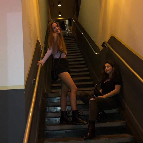 Profile Picture of Katie Fites (@katiefites_) on Poshmark