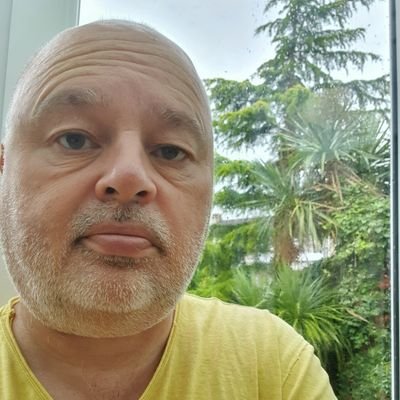 Profile Picture of Leslie Knott (@LeslieKnott1) on Twitter
