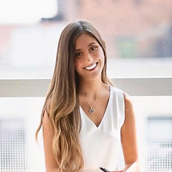 Profile Picture of Hilary Weinstein (@hilaryweinstein) on Poshmark