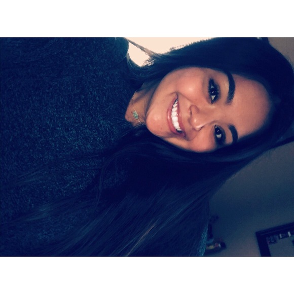 Profile Picture of Erica Picon (@erica2697) on Poshmark
