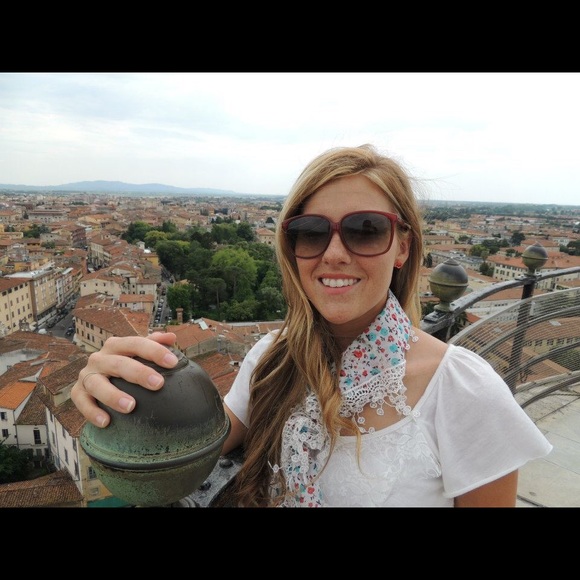 Profile Picture of Jessica Bray (@jessicabray32) on Poshmark