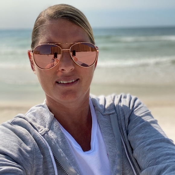 Profile Picture of Amy Daniello (@amcalister7) on Poshmark