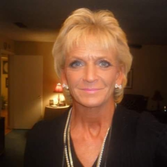 Profile Picture of Kristi Marmon (@kristimarmon) on Poshmark