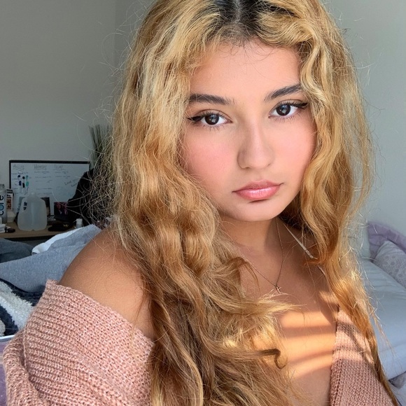 Profile Picture of Rocio Escobar (@rocioescobar1) on Poshmark