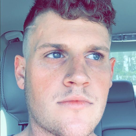Profile Picture of Brandon Hicks (@brandon3712) on Poshmark