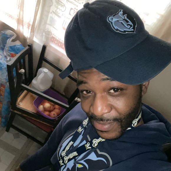 Profile Picture of Terrence Hughes (@terrenceh1285) on Poshmark