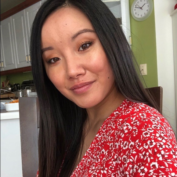 Profile Picture of Kim Lafontaine (@kimkiboum) on Poshmark