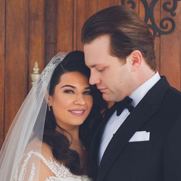 Profile Picture of Ashley Mousavi (@ashleymousavi) on Poshmark