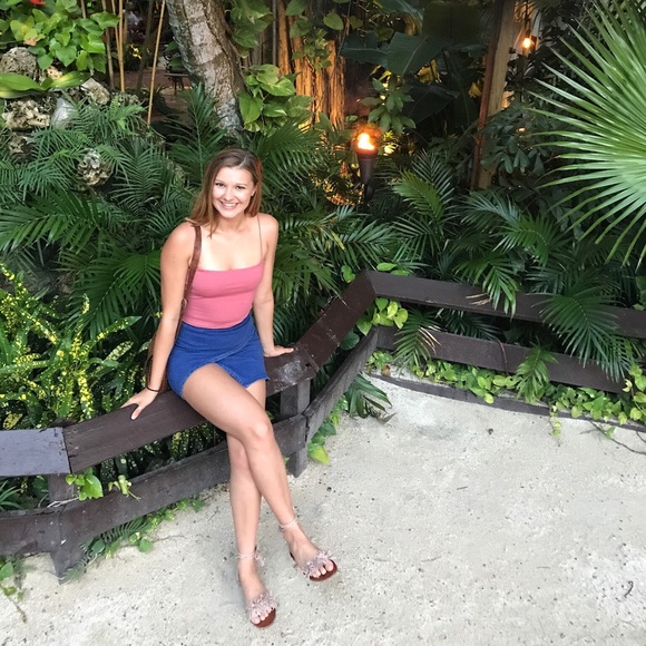 Profile Picture of Karolina Gawron (@kgaw) on Poshmark