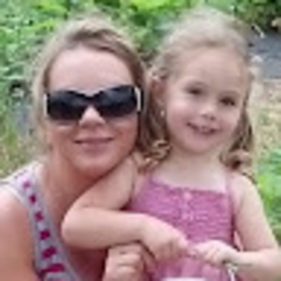 Profile Picture of Nakia Vensel (@nakiavensel) on Poshmark