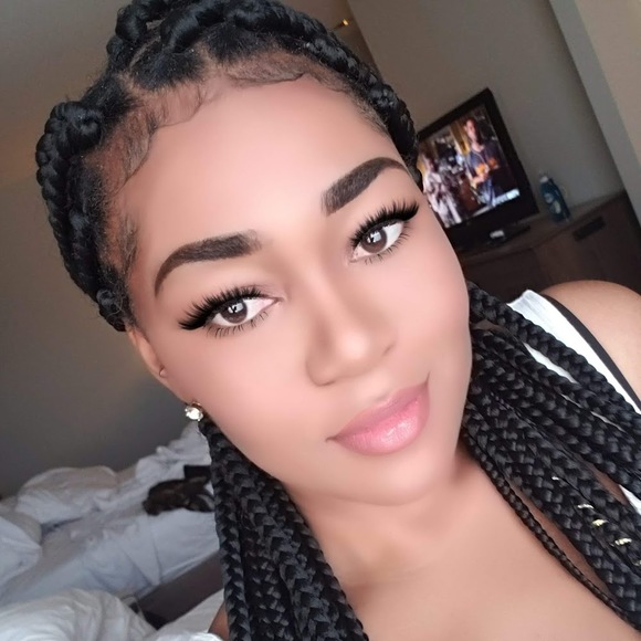 Profile Picture of Lady Dee (@ladyfafadee) on Poshmark
