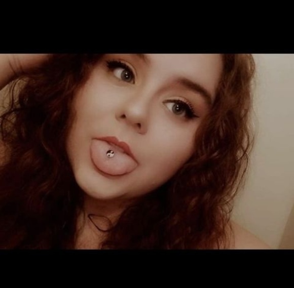 Profile Picture of Samantha Lonsinger (@slonsinger) on Poshmark