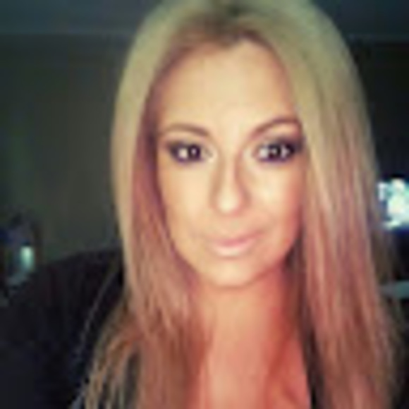 Monica Derner - Poshmark Profile Picture of Monica Derner (@monicaderner) on Poshmark