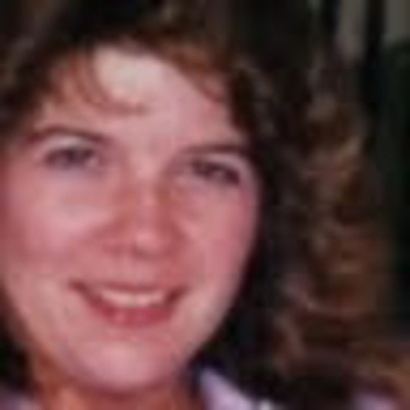 Profile Picture of Mary Runels (@maryrunels) on Poshmark