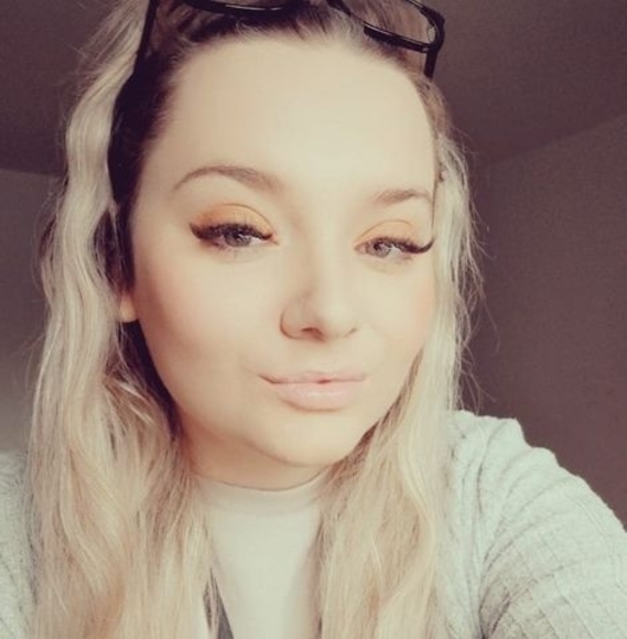 Profile Picture of Vicky Macciocchi (@vickymacciocchi) on Poshmark
