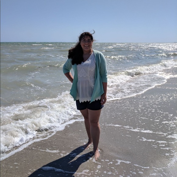 Ashley Fleagle - Poshmark Profile Picture of Ashley Fleagle (@ashleymichele5) on Poshmark