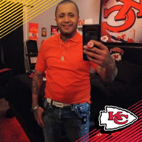 Profile Picture of Simon Anaya (@simonanaya1111) on Poshmark