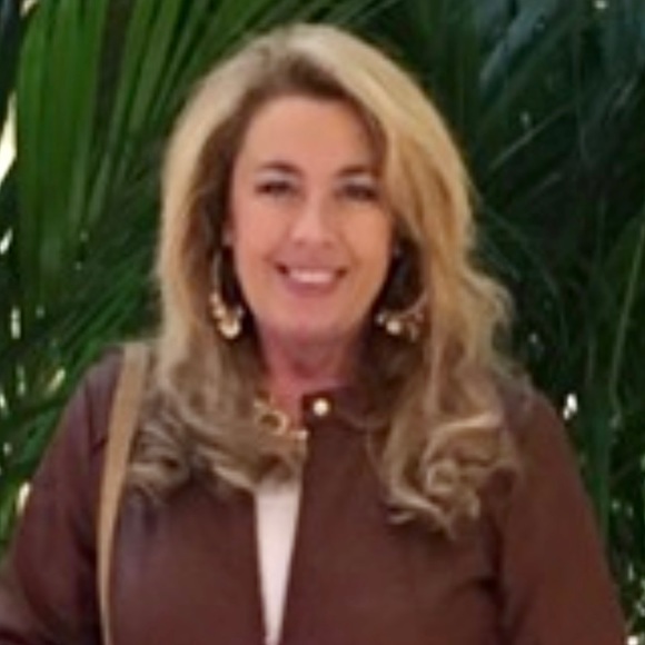 Profile Picture of Heather Fabinski (@hfabinski) on Poshmark