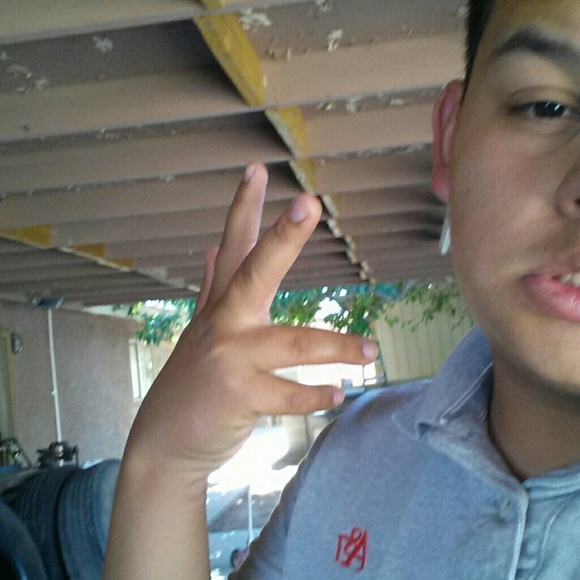 Profile Picture of Lorenzo Becerra (@itz_lorenzo) on Poshmark