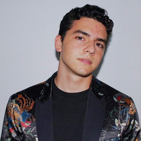 Profile Picture of Julian Tamers (@jtamers) on Poshmark