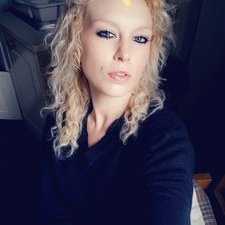 Profile Picture of Julia Storey (@JuliaStorey1) on Twitter