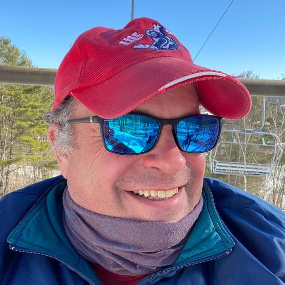 Profile Picture of Adam Stillman (@adampazrn) on Poshmark