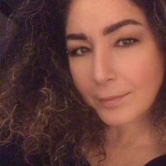 Profile Picture of Rima Atoui (@rimatoui) on Poshmark