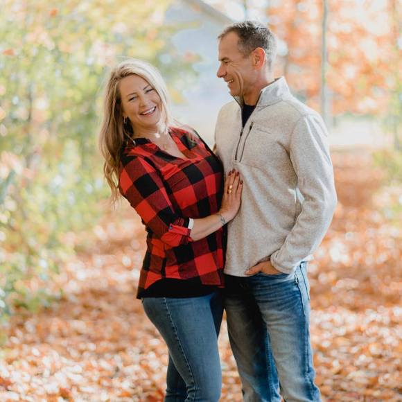 Profile Picture of Dianna Cairns (@diannacairns) on Poshmark