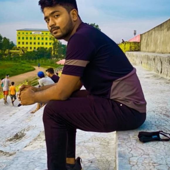 Profile Picture of Pooja kashyap Kashyap (@pd075181) on Poshmark