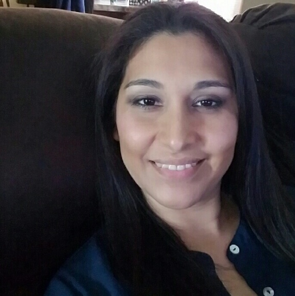 Profile Picture of Ericha Jolly (@ezjolly) on Poshmark