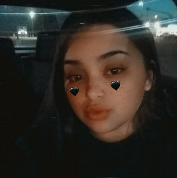 Profile Picture of Jade Falcon (@jaaaybanda) on Poshmark