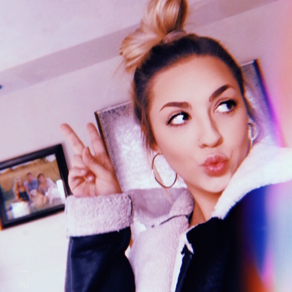 Profile Picture of Marissa Haugen (@risseh18) on Poshmark