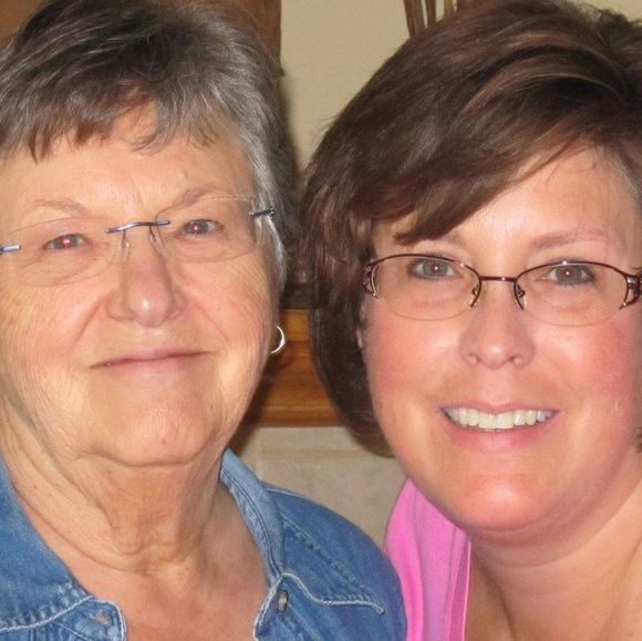 Profile Picture of Laurie Eggenberger (@leggenber95) on Poshmark