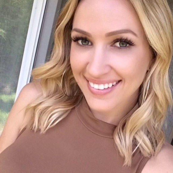 Profile Picture of Bri Simonian (@zkainalu) on Poshmark